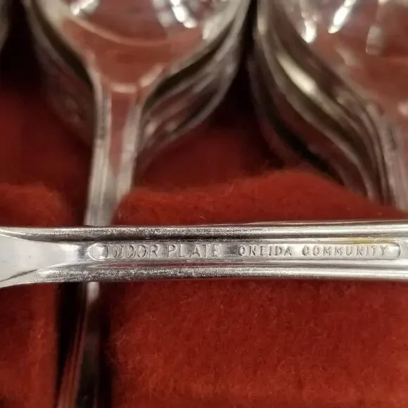 Oneida Community Plate Silverware 9 DINNER FORKS Tudor Plate 1939 Fortune